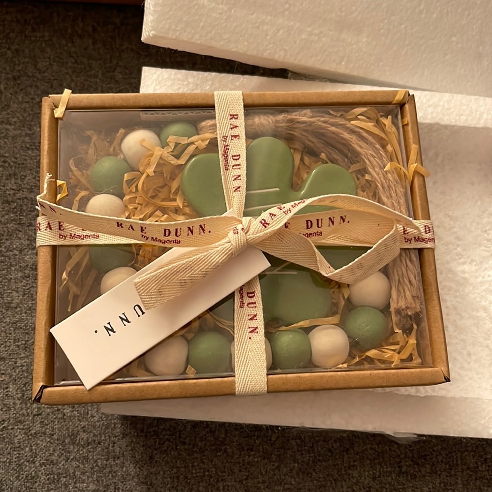Rae Dunn LUCKY shamrock decorative beads
